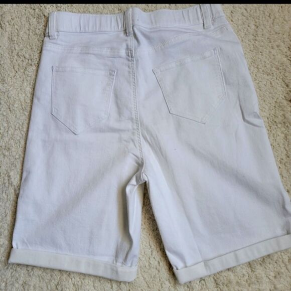NWT Simply Be White Bermuda Shorts New - Picture 4 of 4